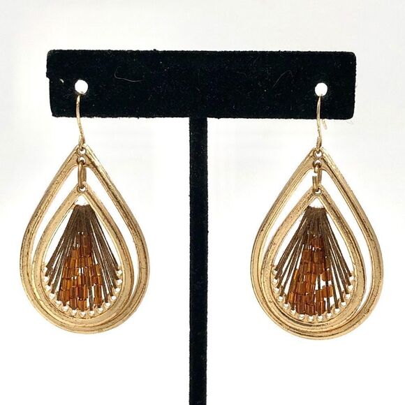 🍭6/$30 Dangle Earrings in Gold tone - Picture 1 of 2